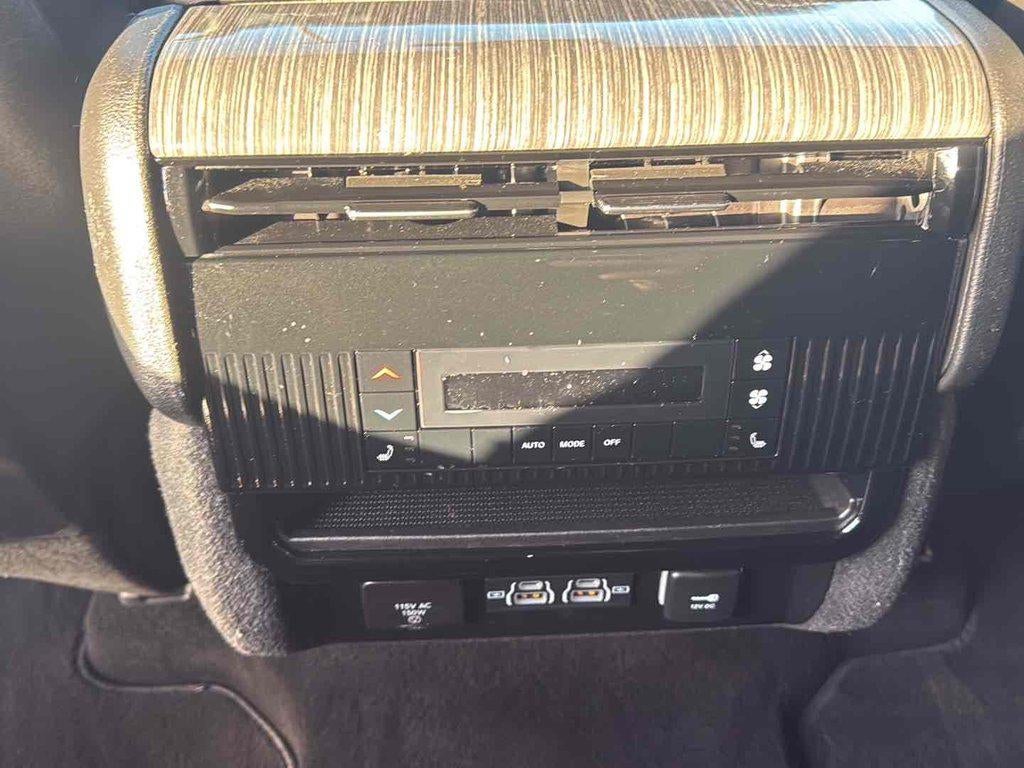 2022 Jeep Wagoneer Series III 4x4