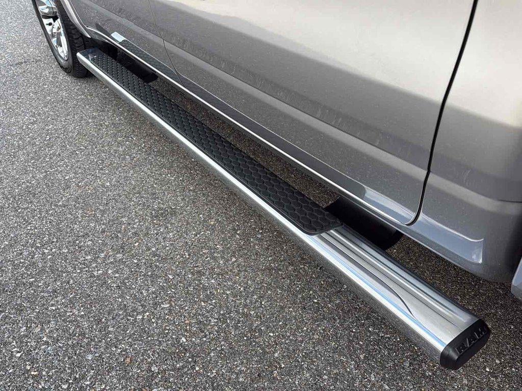 2022 RAM 1500 Laramie Crew Cab 4x4 57' Box