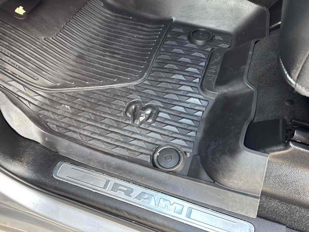 2022 RAM 1500 Laramie Crew Cab 4x4 57' Box