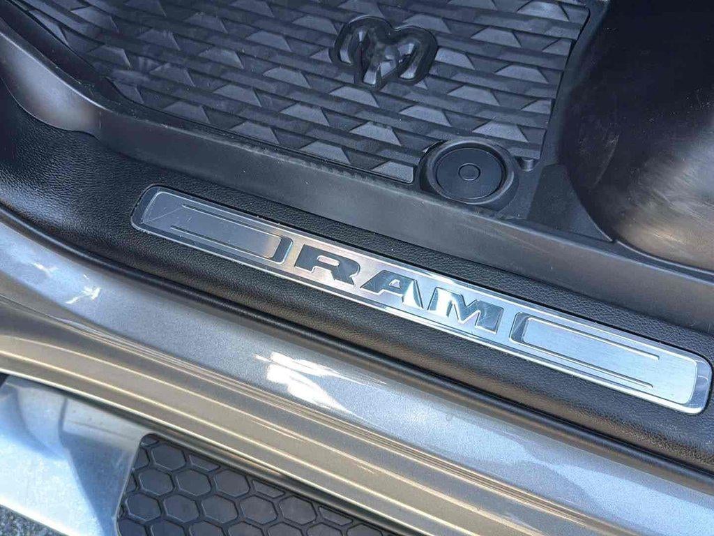 2022 RAM 1500 Laramie Crew Cab 4x4 57' Box