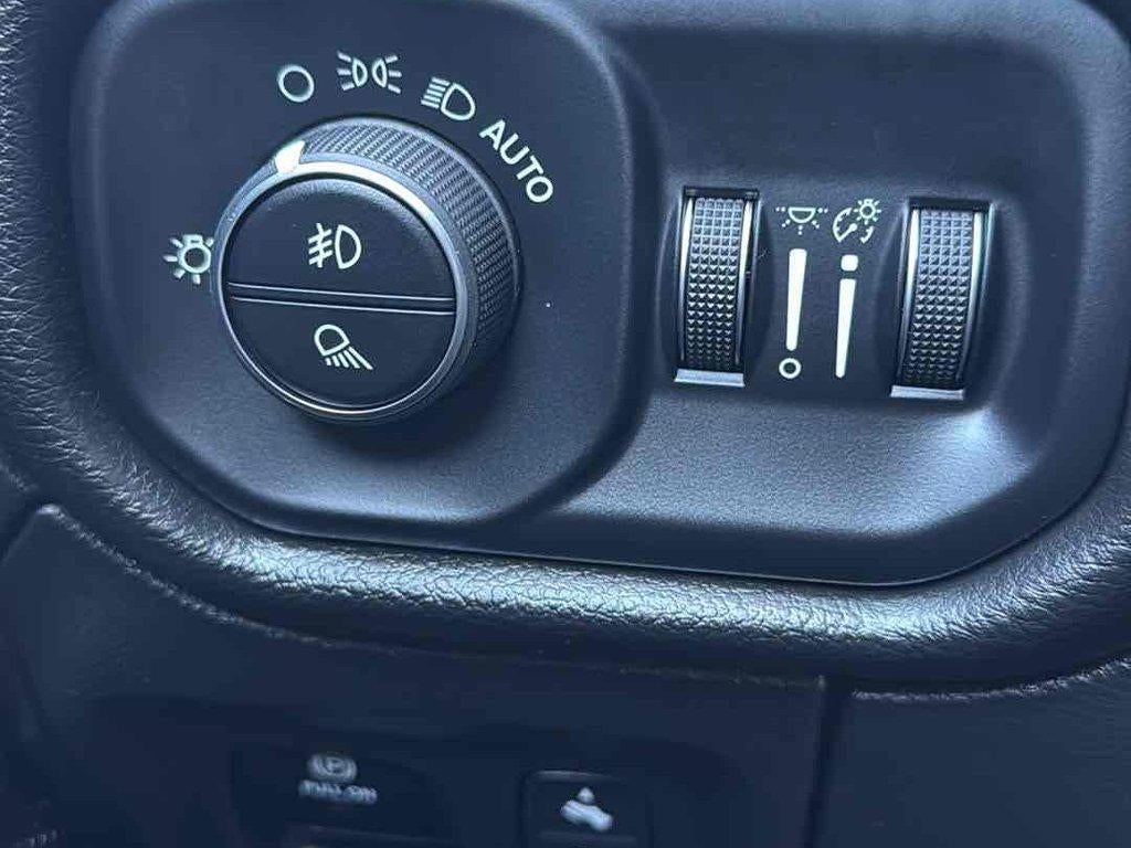 2022 RAM 1500 Laramie Crew Cab 4x4 57' Box