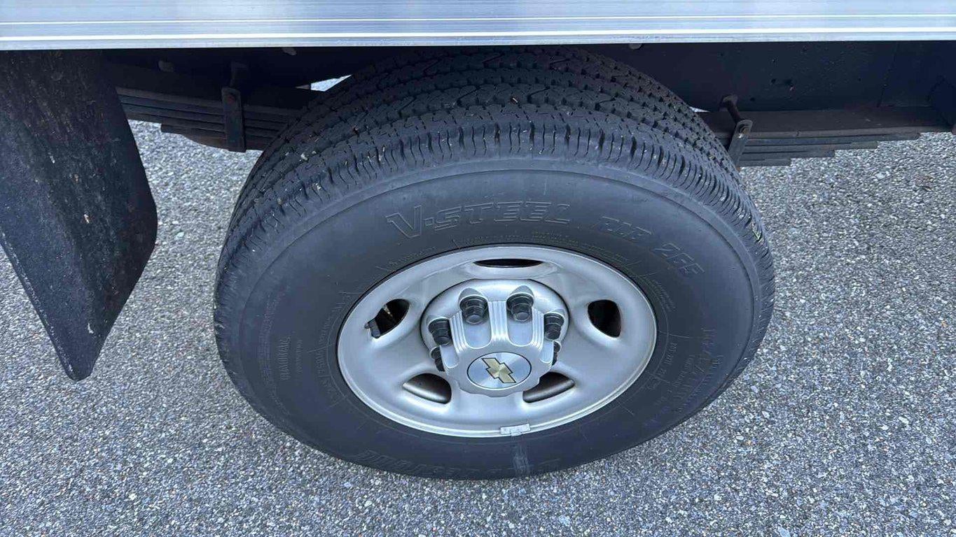 2023 Chevrolet Express Cutaway Work Van