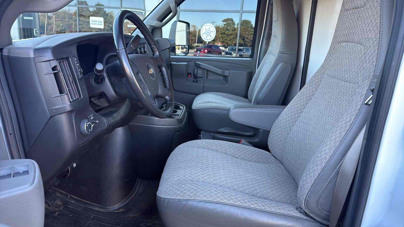 2023 Chevrolet Express Cutaway Work Van
