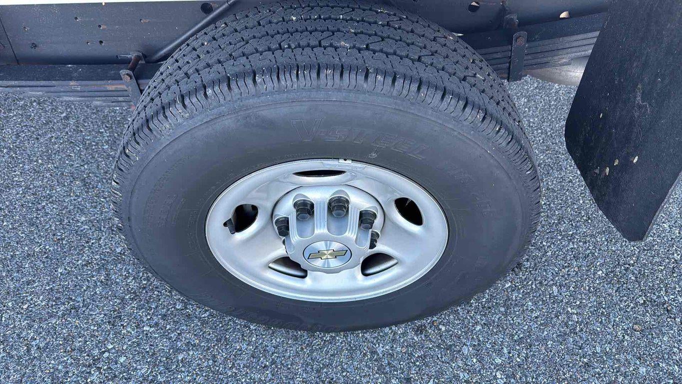 2023 Chevrolet Express Cutaway Work Van