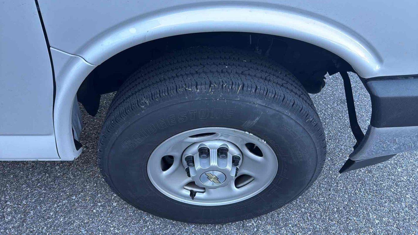 2023 Chevrolet Express Cutaway Work Van