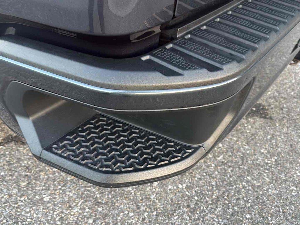 2021 Chevrolet Silverado 1500 4WD Crew Cab Short Bed Custom