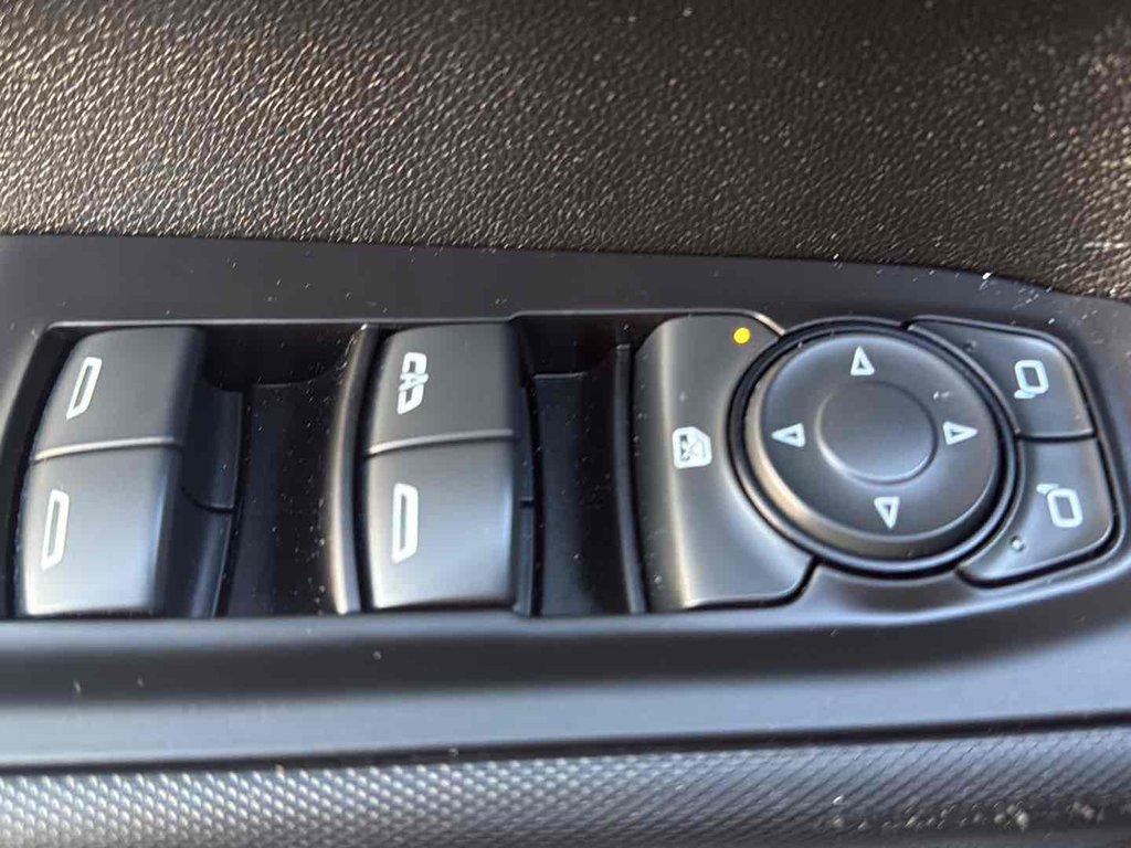 2021 Chevrolet Silverado 1500 4WD Crew Cab Short Bed Custom