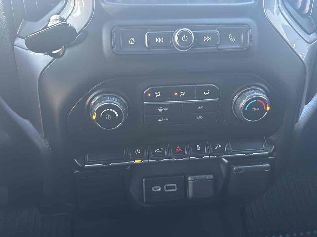 2021 Chevrolet Silverado 1500 4WD Crew Cab Short Bed Custom