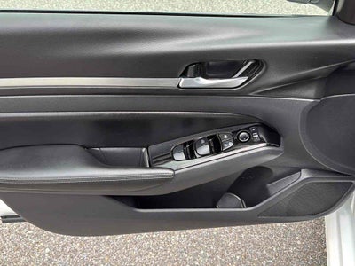 2024 Nissan Altima SL FWD