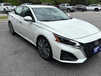 2024 Nissan Altima SL FWD