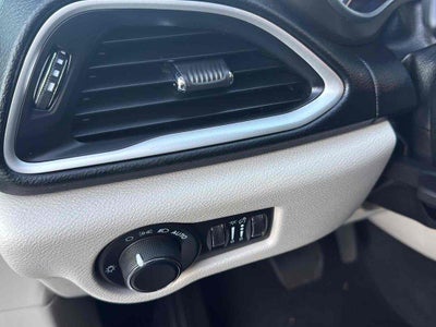 2023 Chrysler Voyager LX