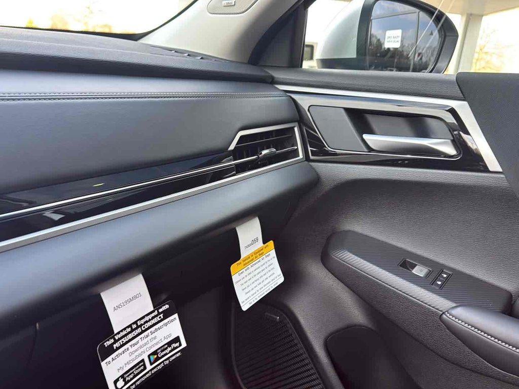 2026 Mitsubishi Outlander ES 2.5 S-AWC