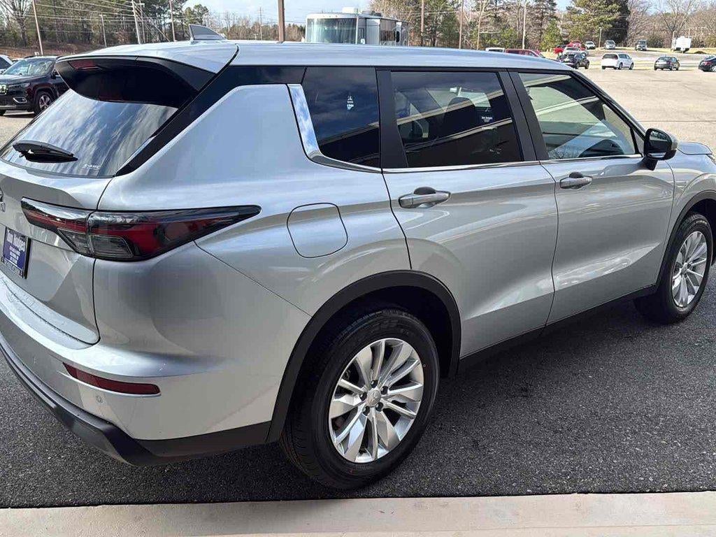 2026 Mitsubishi Outlander ES 2.5 S-AWC