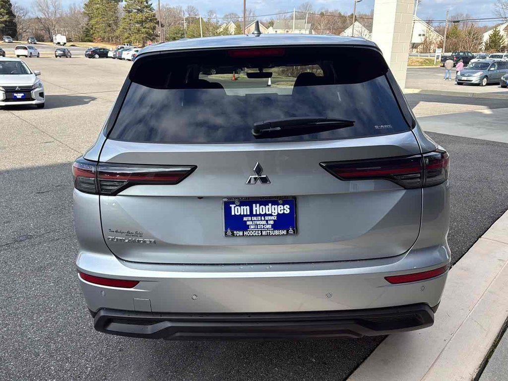 2026 Mitsubishi Outlander ES 2.5 S-AWC