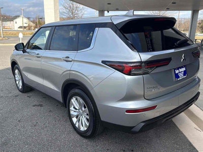 2026 Mitsubishi Outlander ES 2.5 S-AWC