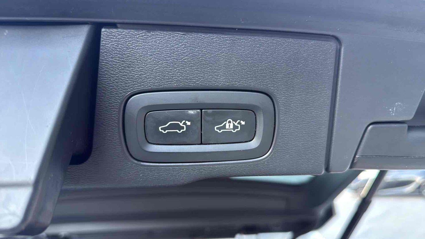 2019 Volvo XC60 T5 Momentum